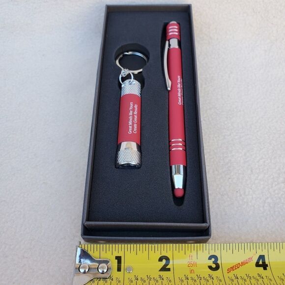 Pen and flashlight gift box set "Great Minds Like Yours Create Great Results" - Picture 7 of 7